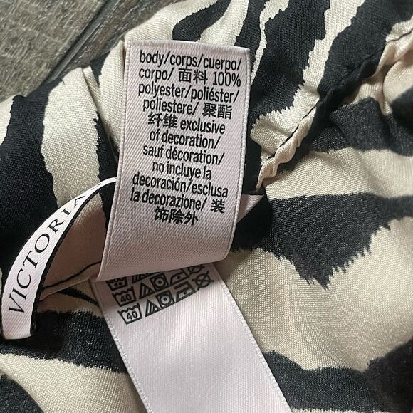 Victoria’s Secret, Silky-Polyester, Cream/Black, Zebra-Print Sleep Pants. - Picture 4 of 6